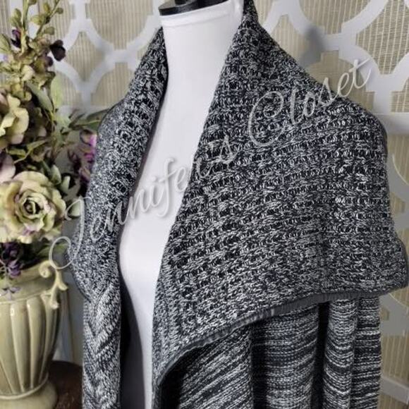 Firth Women's Black and White Faux Leather Trim Sweater Dust Coat Size Small - Picture 3 of 12